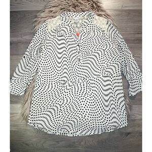 Miley + Molly women’s blouse